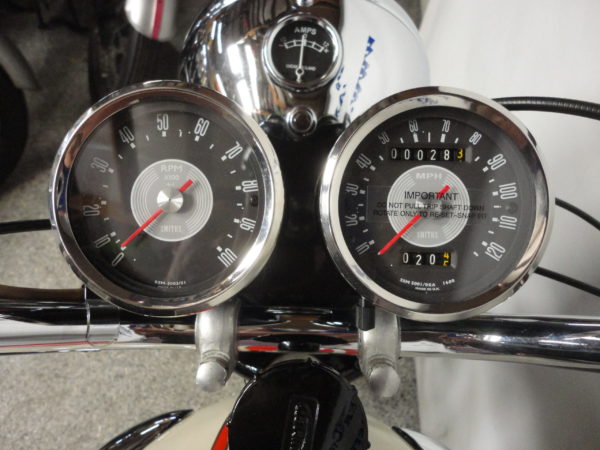 TRIUMPH T120R 1966 – Image 7