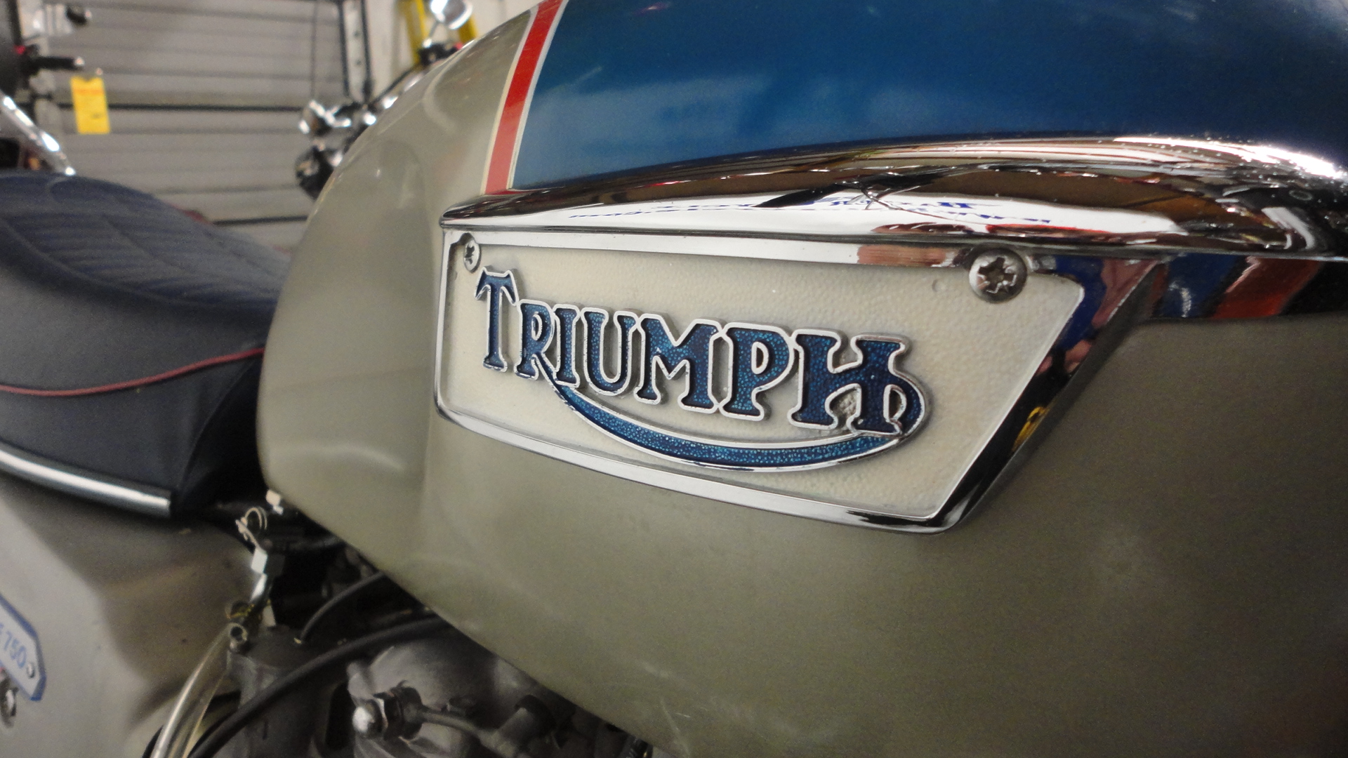 TRIUMPH - 750 - T140 BONNEVILLE - SILVER JUBILEE - 1977 – Image 4