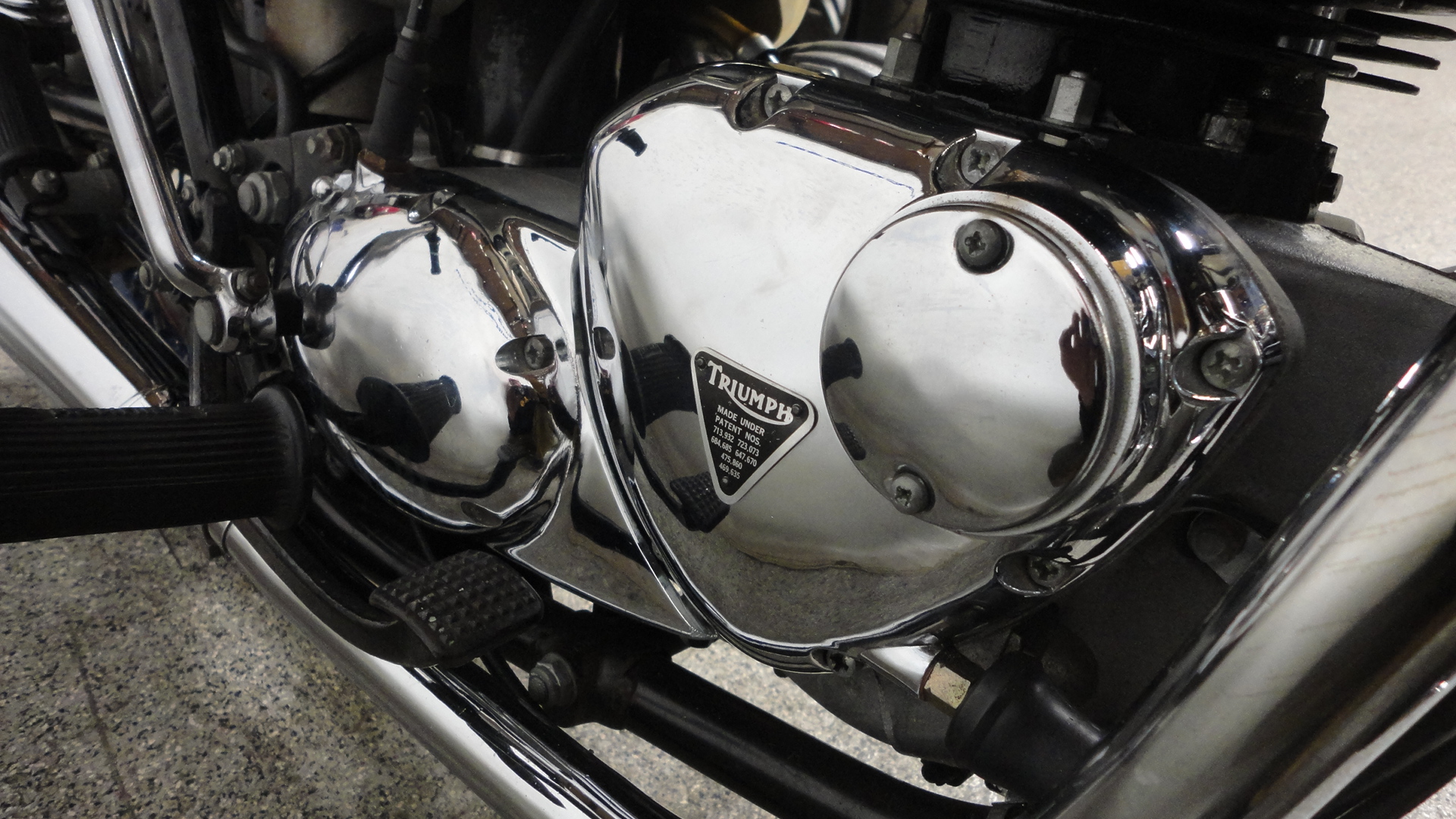 TRIUMPH - 750 - T140 BONNEVILLE - SILVER JUBILEE - 1977 – Image 5