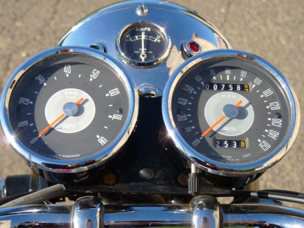 TRIUMPH T120R 1968 – Image 11