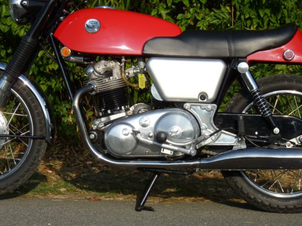 NORTON COMMANDO 750 FASTBACK 1968 – Image 3
