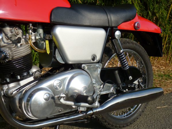NORTON COMMANDO 750 FASTBACK 1968 – Image 11
