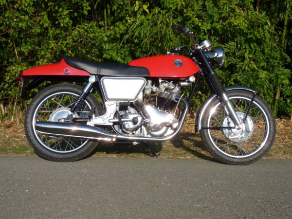 NORTON COMMANDO 750 FASTBACK 1968