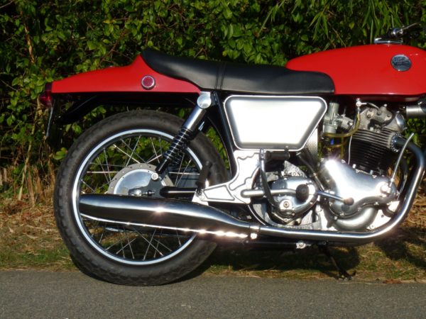 NORTON COMMANDO 750 FASTBACK 1968 – Image 7