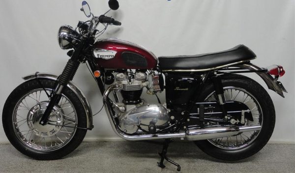 TRIUMPH BONNEVILLE T120R 1968 – Image 2