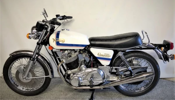 NORTON 850 COMMANDO ROADSTER - 1975 – Image 2