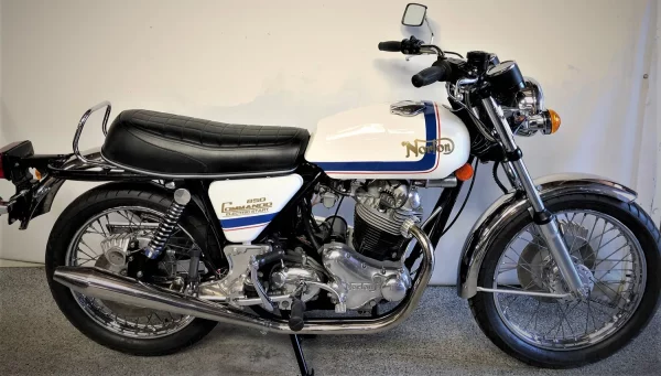 NORTON 850 COMMANDO ROADSTER - 1975 – Image 6