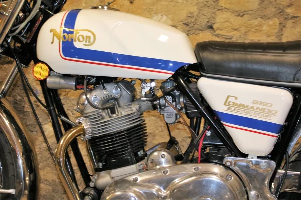 NORTON 850 COMMANDO ROADSTER - 1975 – Image 7