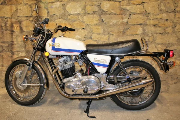 NORTON 850 COMMANDO ROADSTER - 1975 – Image 8