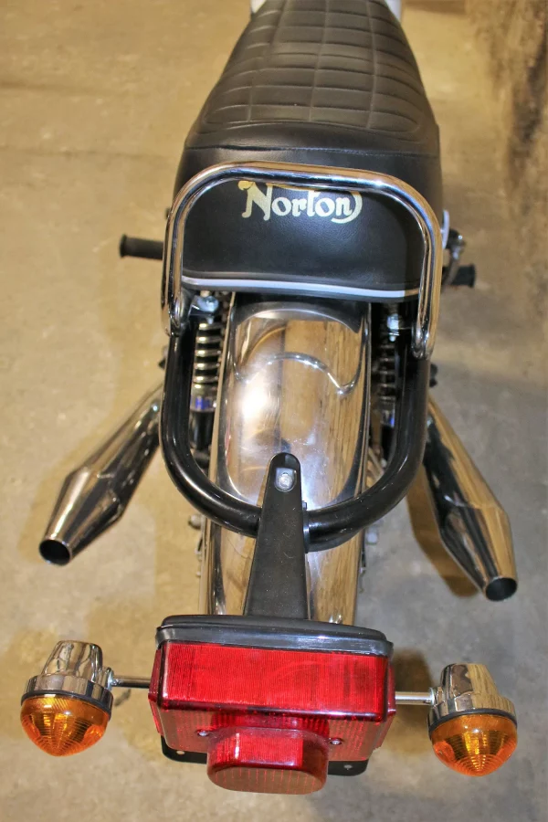 NORTON 850 COMMANDO ROADSTER - 1975 – Image 13