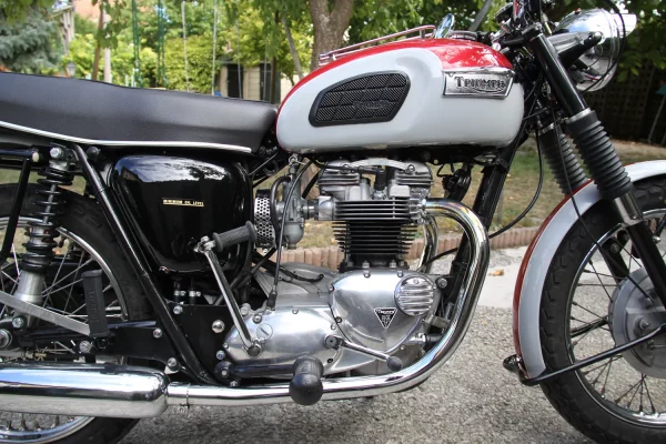 TRIUMPH 650 T120R BONNEVILLE - 1969