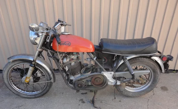 NORTON 750 COMMANDO ROADSTER - 1972 – Image 2