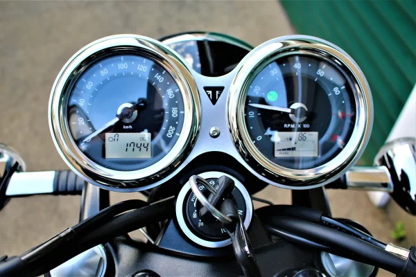 TRIUMPH 1200 T120 BONNEVILLE - 2019 – Image 7