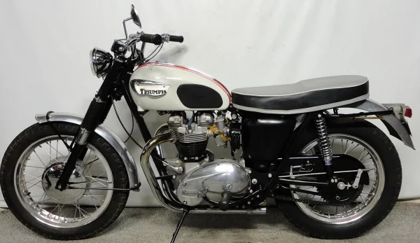 TRIUMPH 650 T120 BONNEVILLE TT - 1966 – Image 2