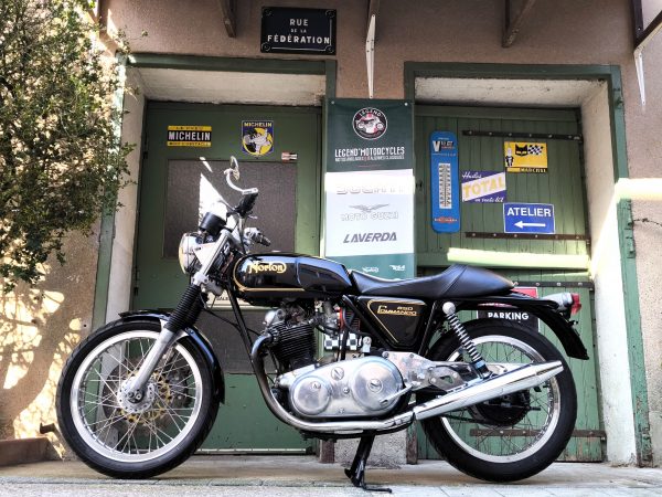 NORTON 850 COMMANDO ROADSTER - 1974 – Image 13